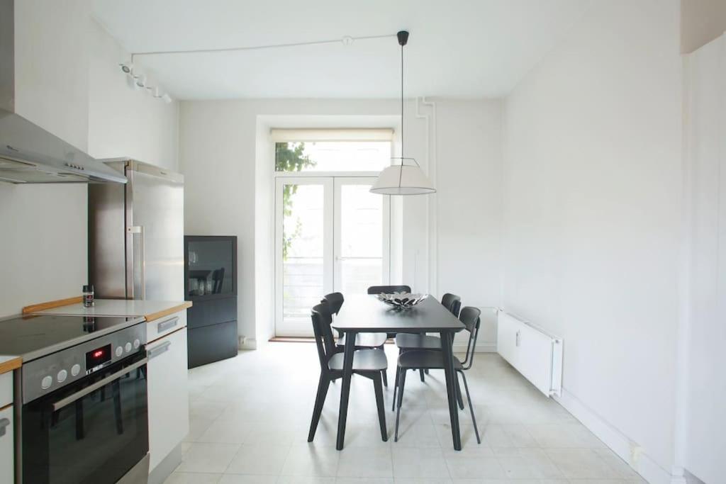 Apartment Large & Bright 3br W Whirlpool Near Metro Kopenhagen