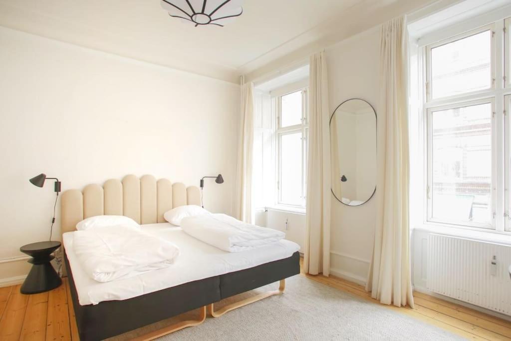 Apartment Large & Bright 3br W Whirlpool Near Metro Kopenhagen